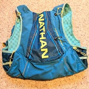 Nathan hydration vest for running